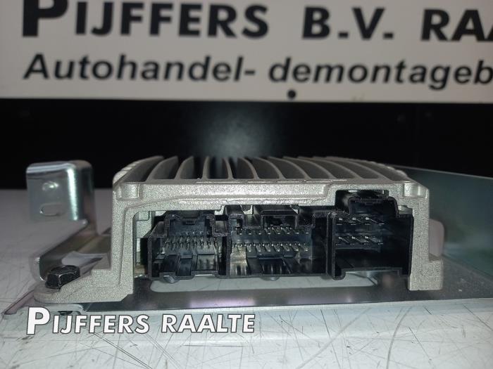 Radio amplifier from a Renault Grand Scénic III (JZ) 1.5 dCi 105 2015