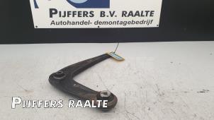 Usagé Bras de suspension avant droit Opel Vivaro 2.0 CDTI 122 Prix € 75,00 Règlement à la marge proposé par Pijffers B.V. Raalte
