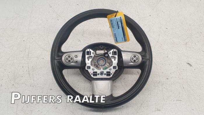 Używane Kierownica Mini Mini (R56) 1.6 16V Cooper S Cena € 100,00 Procedura marży oferowane przez Pijffers B.V. Raalte