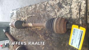 Used Front drive shaft, left Renault Scénic III (JZ) 1.4 16V TCe 130 Price € 35,00 Margin scheme offered by Pijffers B.V. Raalte