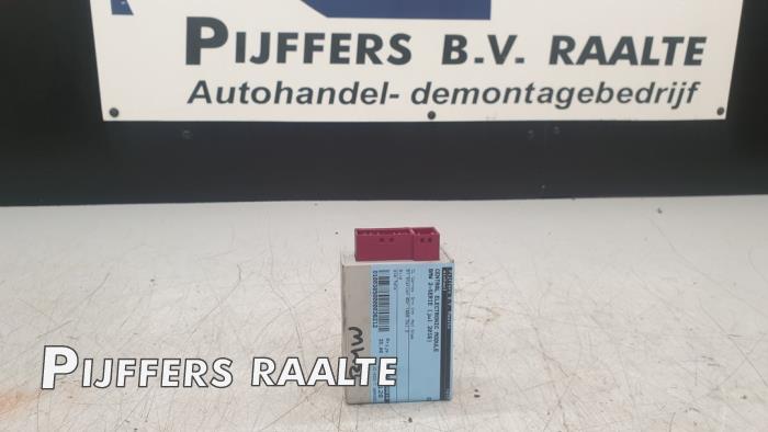 Gebrauchte Central electronic Modul BMW 2 serie Active Tourer (F45) 216d 1.5 TwinPower Turbo 12V Preis € 25,00 Margenregelung angeboten von Pijffers B.V. Raalte