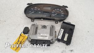 Używane Komputer sterowania silnika Renault Master III (FD/HD) 2.5 dCi 16V Cena € 350,00 Procedura marży oferowane przez Pijffers B.V. Raalte