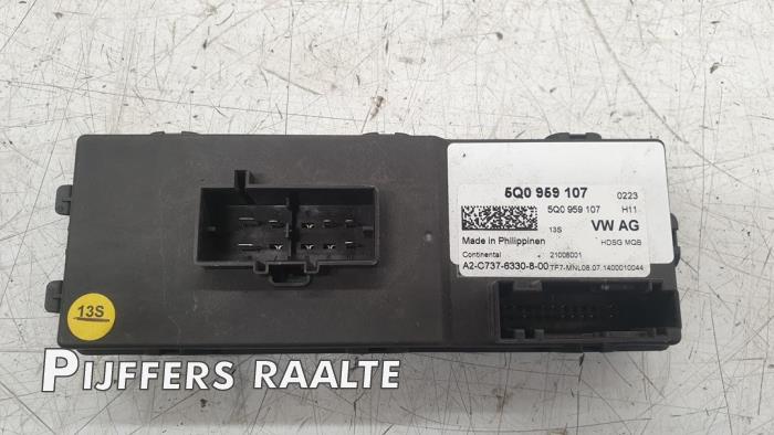 Begagnade Bluetooth-modul Volkswagen Passat (3G2) 2.0 TDI BiTurbo 16V 4Motion Pris € 50,00 Marginaltabell erbjuds av Pijffers B.V. Raalte