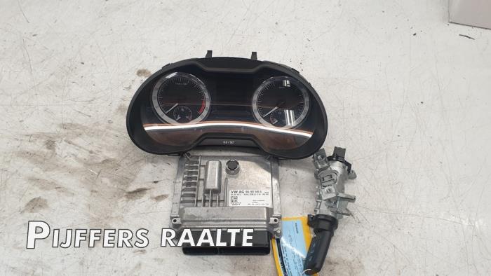 Used Ignition lock + computer Skoda Octavia Combi (5EAC) 1.6 TDI 16V Price € 350,00 Margin scheme offered by Pijffers B.V. Raalte