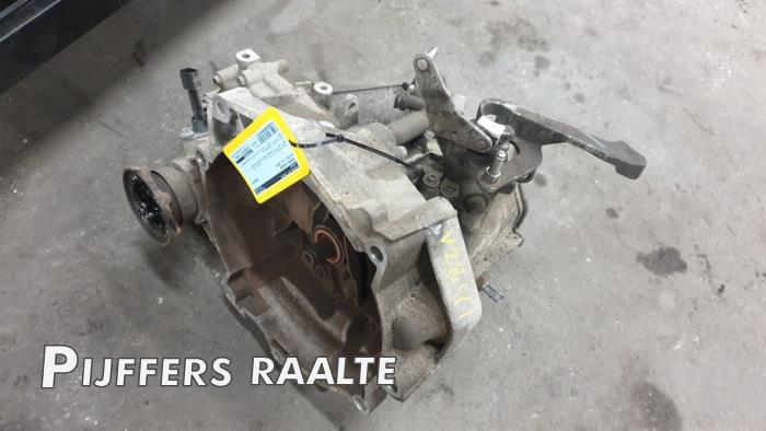 Gearbox from a Volkswagen Polo IV (9N1/2/3) 1.2 2005