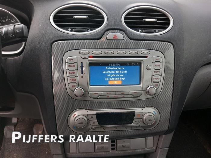 Navigation system from a Ford Focus 2 Wagon 1.6 TDCi 16V 110 2010
