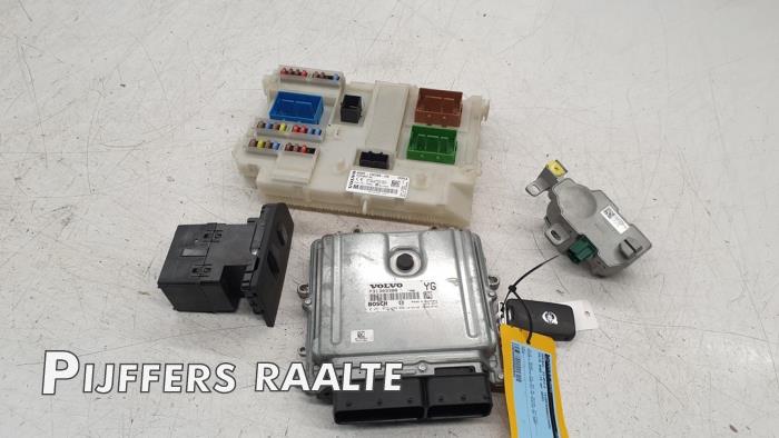 Used Engine management computer Volvo XC60 I (DZ) 2.4 D5 20V 205 AWD Price € 302,50 Inclusive VAT offered by Pijffers B.V. Raalte