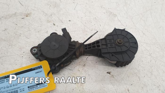 Usados Tensor correa múltiple Peugeot 207/207+ (WA/WC/WM) 1.6 16V VTi Precio € 30,00 Norma de margen ofrecido por Pijffers B.V. Raalte