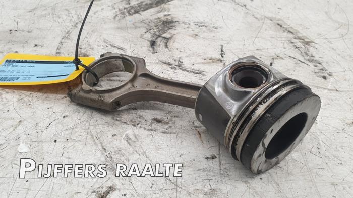 Usagé Piston Volvo XC90 II 2.0 D5 16V AWD Prix € 100,00 Règlement à la marge proposé par Pijffers B.V. Raalte