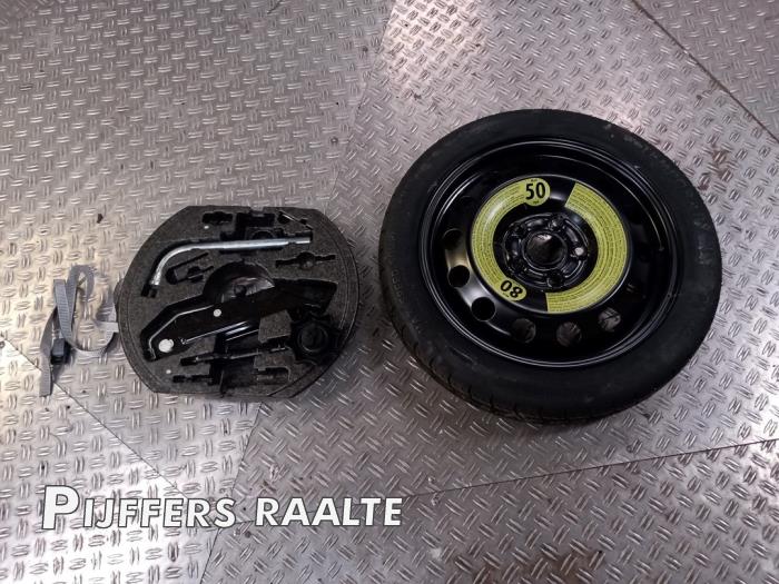 Jackkit + spare wheel from a Seat Leon (1P1) 1.2 TSI 2010