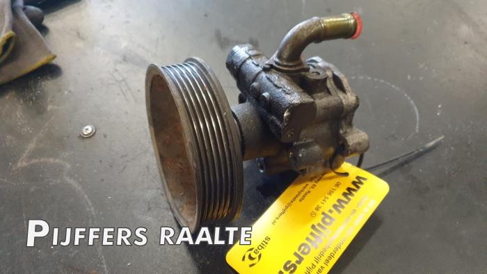 Usagé Pompe de direction Volkswagen Golf IV (1J1) 1.6 FSI 16V Prix € 50,00 Règlement à la marge proposé par Pijffers B.V. Raalte