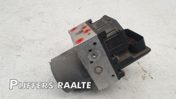 Usagé Bloc ABS Jaguar X-type 2.5 V6 24V Prix € 75,00 Règlement à la marge proposé par Pijffers B.V. Raalte