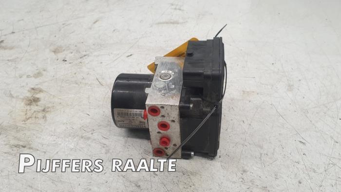 Gebrauchte ABS Pumpe Fiat Doblo Cargo (263) 1.6 D Multijet Preis € 150,00 Margenregelung angeboten von Pijffers B.V. Raalte