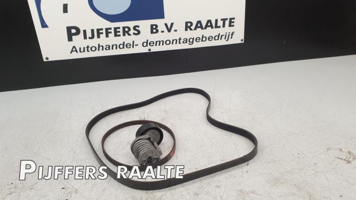 Usados Correa múltiple Volkswagen Crafter 2.0 TDI 16V Precio € 30,25 IVA incluido ofrecido por Pijffers B.V. Raalte