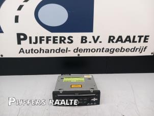 Used Radio CD player Peugeot 5008 I (0A/0E) 1.6 THP 16V Price € 225,00 Margin scheme offered by Pijffers B.V. Raalte