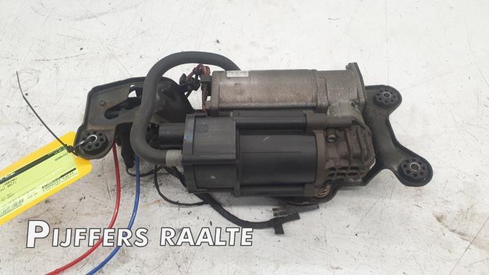 Begagnade Luftpump (fjädring) BMW X5M (F85) 4.4i V8 Turbo 32V Pris € 450,00 Marginaltabell erbjuds av Pijffers B.V. Raalte
