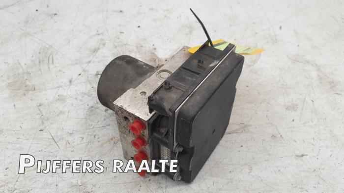 Usagé Pompe ABS Ford Transit 2.2 TDCi 16V Prix € 72,60 Prix TTC proposé par Pijffers B.V. Raalte