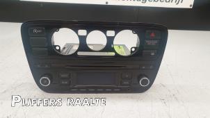 Używane Radioodtwarzacz CD Volkswagen Up! (121) 1.0 12V 60 Cena € 75,00 Procedura marży oferowane przez Pijffers B.V. Raalte