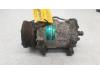 Air conditioning pump from a Volkswagen Polo III (6N2), 1999 / 2001 1.4 16V 75, Hatchback, Petrol, 1.390cc, 55kW (75pk), FWD, AUA, 1999-10 / 2001-09, 6NZ1 2001