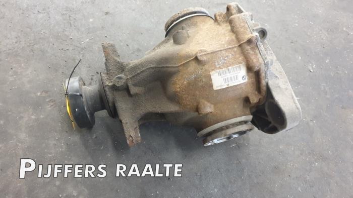 Rear differential from a BMW 5 serie (E60) 535d 24V 2008