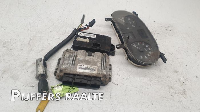 Used Engine management computer Renault Master II (FD/HD) 2.5 dCi 16V Price € 482,79 Inclusive VAT offered by Pijffers B.V. Raalte