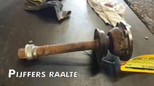 Used Front drive shaft, right Volkswagen Transporter/Caravelle T4 2.5 TDI Price € 150,00 Margin scheme offered by Pijffers B.V. Raalte