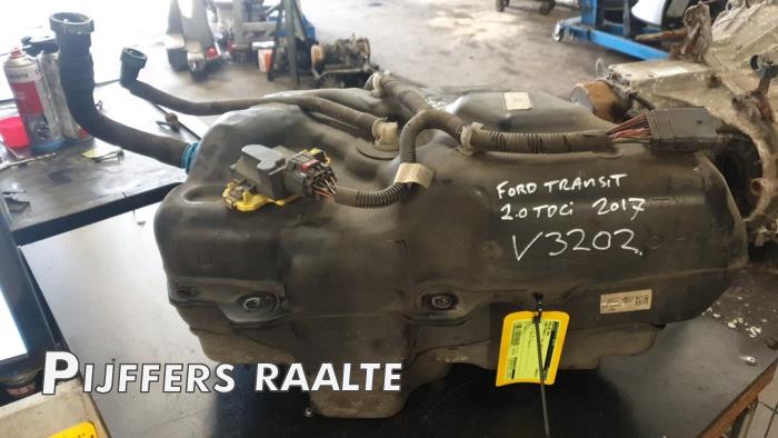 Gebrauchte Adblue Tank Ford Transit 2.0 TDCi 16V Eco Blue 170 RWD Preis € 423,50 Mit Mehrwertsteuer angeboten von Pijffers B.V. Raalte