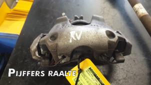 Used Front brake calliper, right Renault Clio IV (5R) 0.9 Energy TCE 90 12V Price € 35,00 Margin scheme offered by Pijffers B.V. Raalte