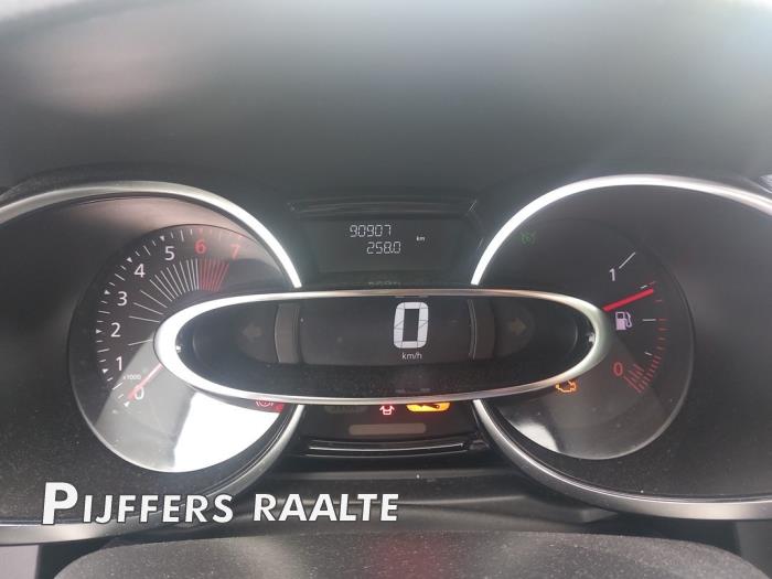 Compteur kilométrique KM d'un Renault Clio IV (5R) 0.9 Energy TCE 90 12V 2016
