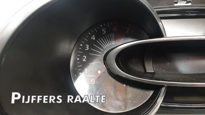 Cuentakilómetros de un Renault Clio IV (5R) 0.9 Energy TCE 90 12V 2016