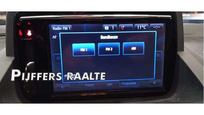 Displays Multi Media Anzeige van een Renault Megane III Grandtour (KZ) 1.2 16V TCE 130 2014