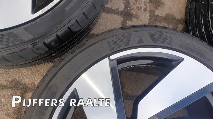 Sport rims set + tires Volkswagen Golf VIII 2.0 TDI BlueMotion 16V ...