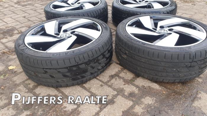 Sport rims set + tires Volkswagen Golf VIII 2.0 TDI BlueMotion 16V ...