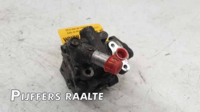 Usagé Pompe de direction Volkswagen Crafter 2.0 TDI 16V Prix € 84,70 Prix TTC proposé par Pijffers B.V. Raalte
