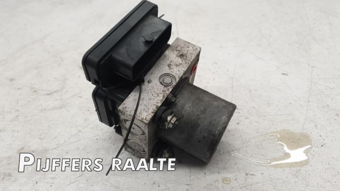 Usagé Pompe ABS Volkswagen Crafter 2.0 TDI 16V Prix € 181,50 Prix TTC proposé par Pijffers B.V. Raalte
