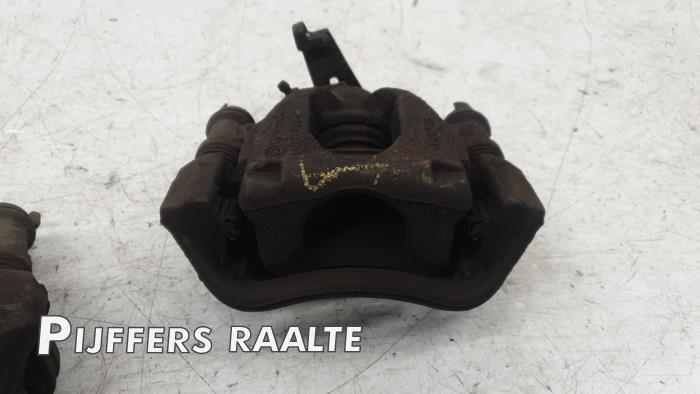 Rear brake calliper, left from a Renault Master IV (EV/HV/UV/VA/VB/VD/VF/VG/VJ) 2.3 dCi 130 16V FWD 2017