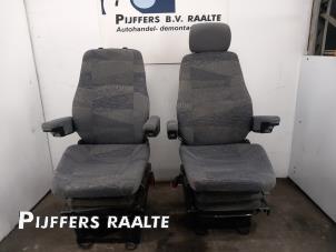 Gebrauchte Sitzen L + R Renault Master III (ED/HD/UD) 3.0 dCi 16V 140 Preis € 1.512,50 Mit Mehrwertsteuer angeboten von Pijffers B.V. Raalte