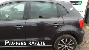Gebrauchte Tür 4-türig links hinten Volkswagen Polo V (6R) 1.2 TSI 16V BlueMotion Technology Preis € 423,50 Mit Mehrwertsteuer angeboten von Pijffers B.V. Raalte