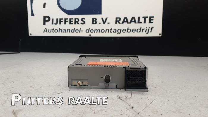 Reproductor de CD y radio de un Renault Master IV (FV) 2.3 dCi 125 16V FWD 2017