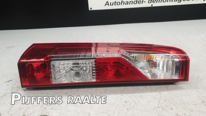 Rücklicht links van een Renault Master IV (FV) 2.3 dCi 125 16V FWD 2017