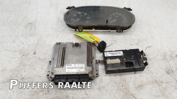 Used Engine management computer Renault Trafic New (FL) 2.0 dCi 16V 90 Price € 363,00 Inclusive VAT offered by Pijffers B.V. Raalte