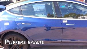 Gebrauchte Tür 4-türig rechts hinten Tesla Model 3 EV AWD Preis € 907,50 Mit Mehrwertsteuer angeboten von Pijffers B.V. Raalte