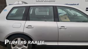 Used Rear door 4-door, right Volkswagen Touareg (7LA/7L6) 5.0 TDI V10 Price € 100,00 Margin scheme offered by Pijffers B.V. Raalte