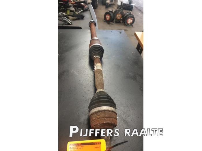 Front drive shaft, right from a Renault Captur (2R) 1.2 TCE 16V EDC 2017