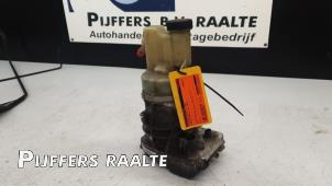 Usados Bomba de dirección asistida Renault Master IV (FV) 2.3 dCi 125 16V FWD Precio € 363,00 IVA incluido ofrecido por Pijffers B.V. Raalte