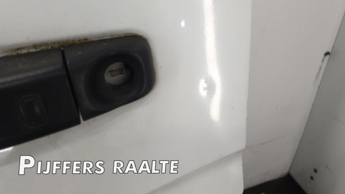 Puerta 2 puertas izquierda de un Renault Master IV (FV) 2.3 dCi 170 16V FWD 2018