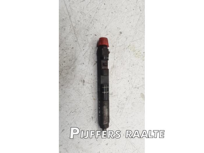 Gebrauchte Einspritzdüse (Diesel) Renault Kangoo Express (FW) 1.5 dCi 70 Preis € 60,50 Mit Mehrwertsteuer angeboten von Pijffers B.V. Raalte