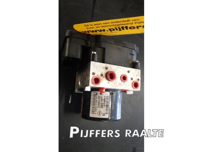 ABS pump from a Renault Megane III Grandtour (KZ) 1.4 16V TCe 130 2012