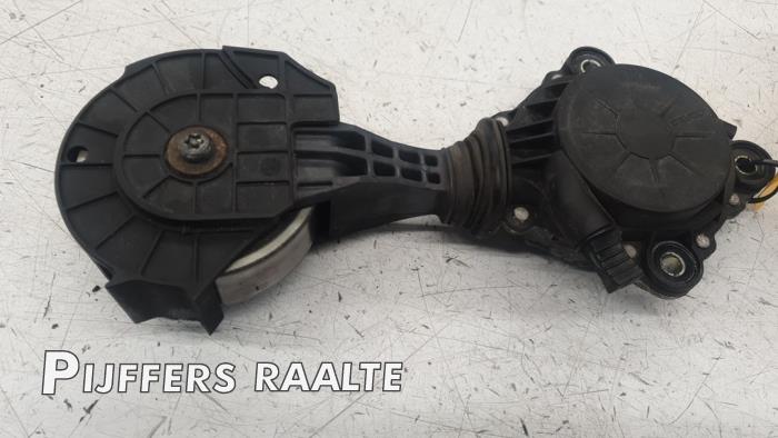 Usados Tensor correa múltiple BMW 1 serie (F20) 114i 1.6 16V Precio € 30,25 IVA incluido ofrecido por Pijffers B.V. Raalte