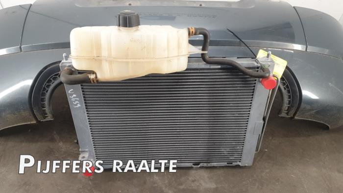 Usagé Radiateur Renault Clio III (BR/CR) 1.6 16V Prix € 90,75 Prix TTC proposé par Pijffers B.V. Raalte